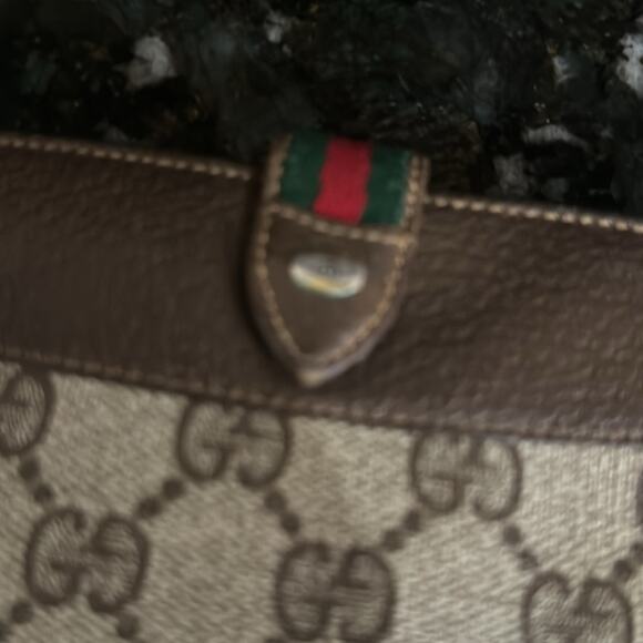 Gucci trifold sherry line wallet. Great condition Authentic - Picture 2 of 11